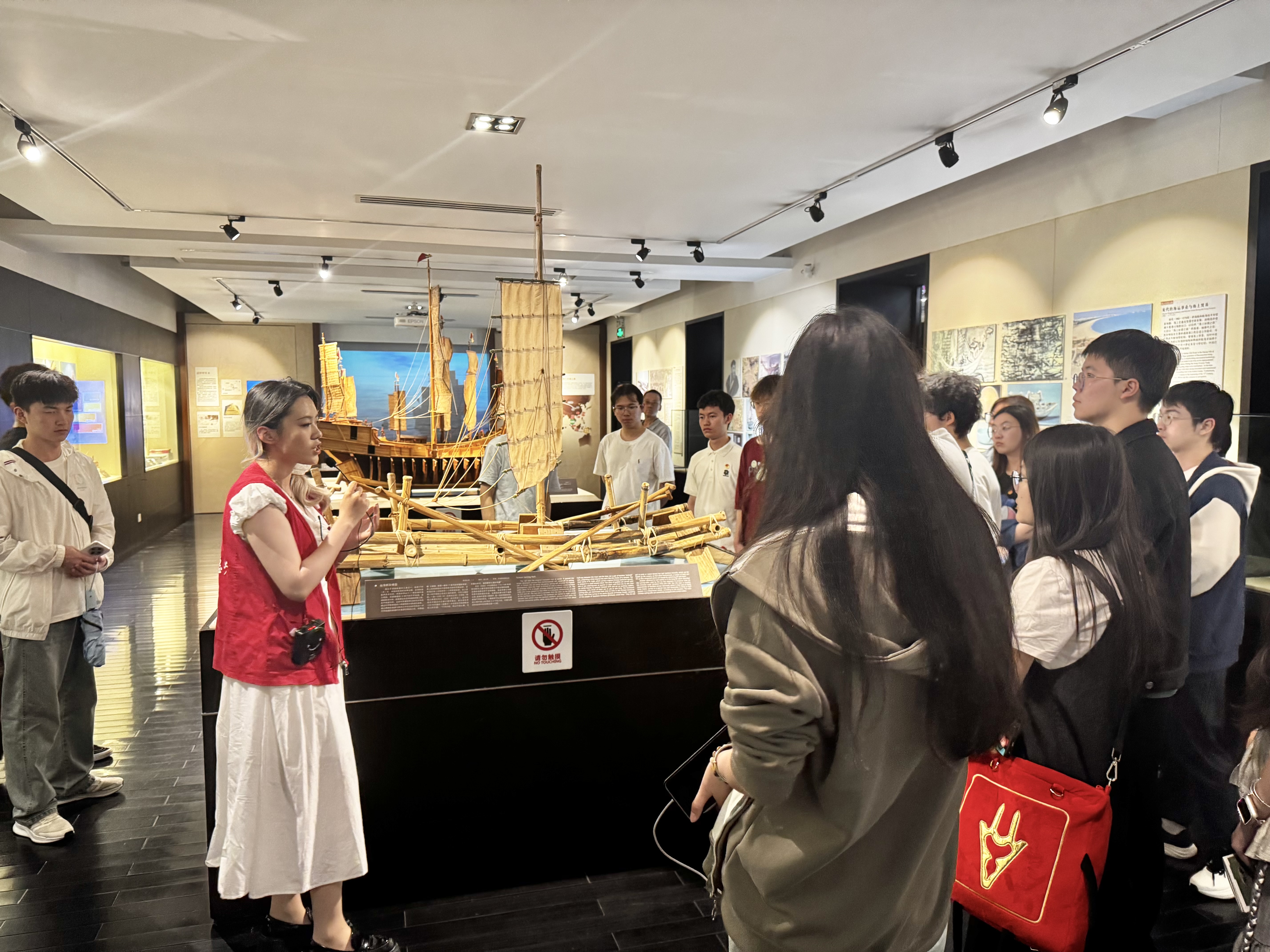 1747382940388738.png 84760CF0AD05C422668F88469CD7272C.png