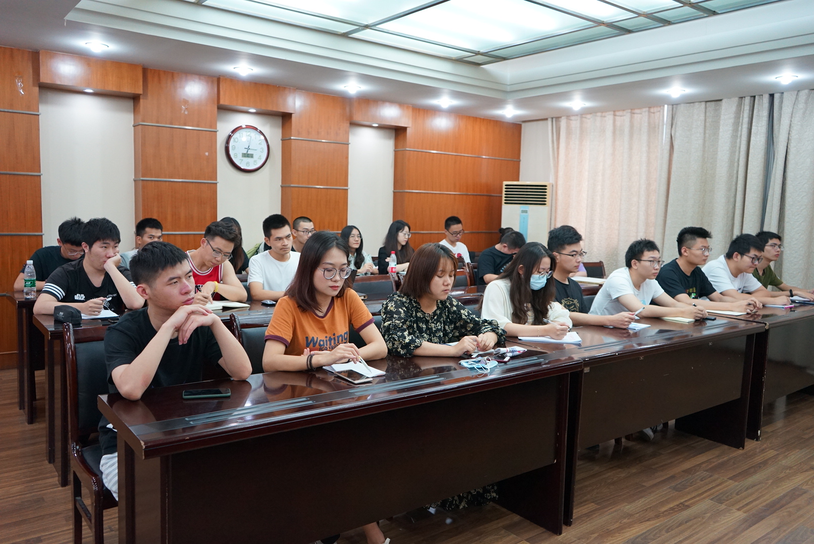 1594522924443960.jpg 暑期集中培训会2.JPG