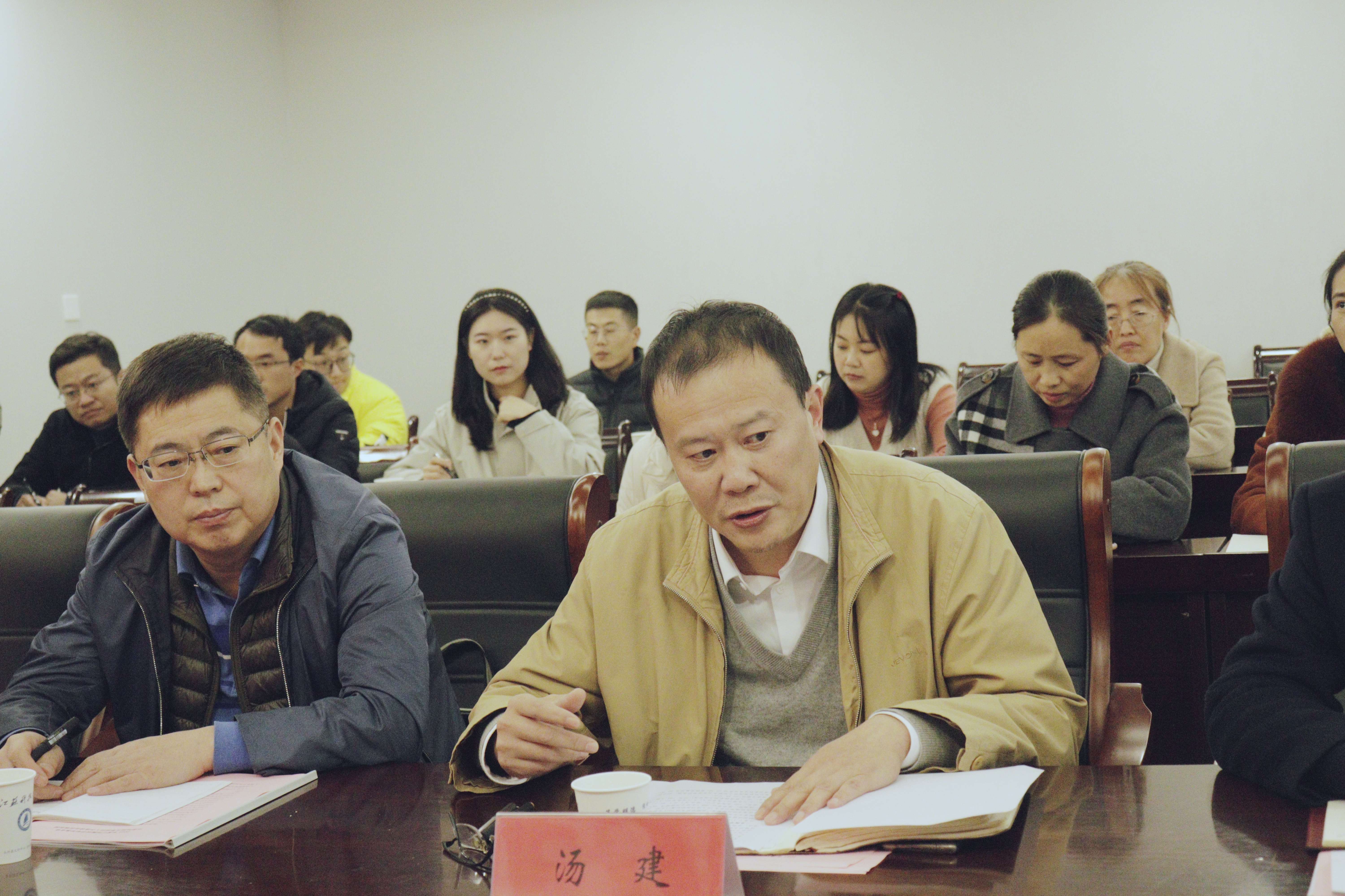 汤校长照片.jpg