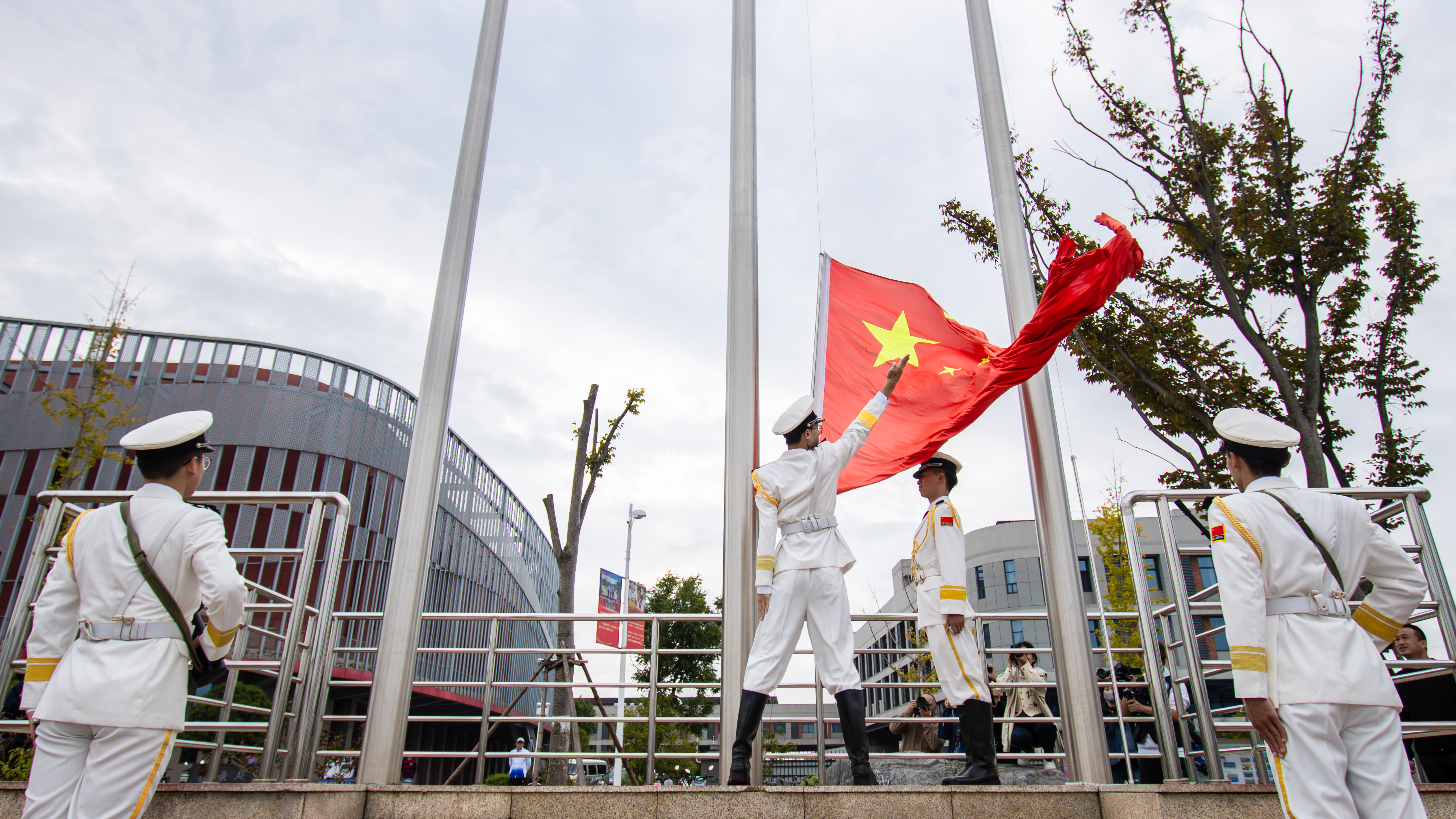 1729839178823759.jpg 1729839178823759.jpg