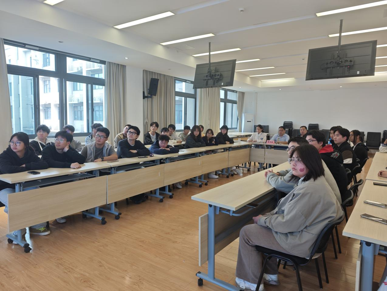 1731891616958722.png 图片2.png